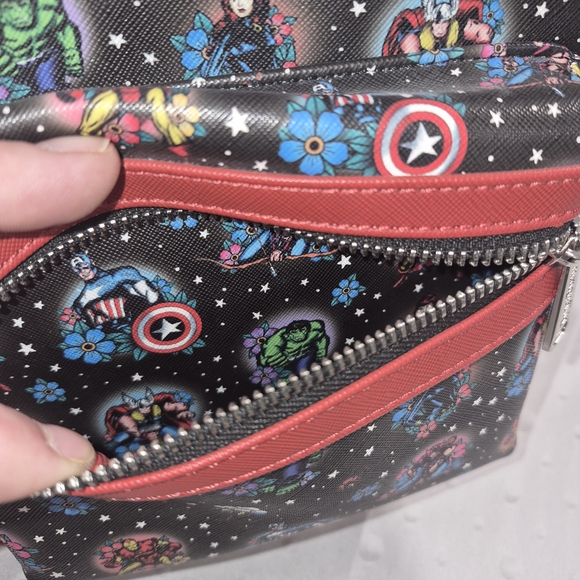 Loungefly Marvel Mini Backpack* LIKE NEW* - Picture 3 of 11